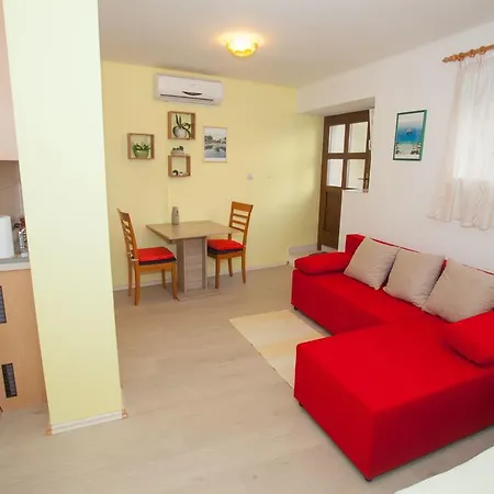 Apartment Apartment 